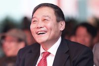 上海大叔自己創業成了“拖鞋大王”，還做火了一份慈善事業