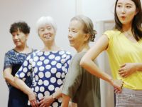 上海“夕陽模特”培訓：創業的韓國老師說，這個行業能火！
