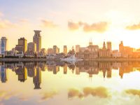 摩天輪、寫字樓、汽車工廠……上海經濟風向，藏在這些細節中