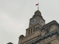 92歲海關大鐘因老態和風箏多次走神,第四任守鐘人:仍會盡力讓它重錘敲醒上海早晨 92歲海關大鐘因老態和風箏多次走神,第四任守鐘人:仍會盡力讓它重錘敲醒上海早晨