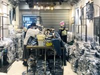 七浦路營業了:有人說“生意不受疫情影響”,有人說“能賣一件是一件” 七浦路營業了:有人說“生意不受疫情影響”,有人說“能賣一件是一件”