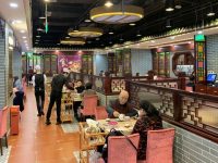 上海陸家嘴金融城開放餐飲堂食,管理局領導班子帶頭消費 上海陸家嘴金融城開放餐飲堂食,管理局領導班子帶頭消費