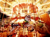 旋轉木馬、機甲戰士…南京路步行街上，一座限時5天的游樂園要來了