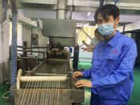 12天，上海這條汽車塑料配件生產線，居然可以生產熔噴布原材料了