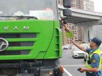 超限率從2.2%降至0.13%，上海市高速公路入口治超進入常態化