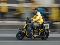 快遞外賣電動車發專用號牌，共享單車不能隨便投放……上海打算這么立法