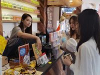 朱家角古鎮40多家小商戶支持新支付方式：買個肉粽也能用數字人民幣了！