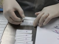 在嘉定外岡，這家新冠抗原檢測原料企業正加緊趕工