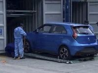 國產汽車出口火爆，在滬央企發明一個集裝箱裝四輛車，打破運輸瓶頸