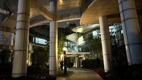 這個大學邊的創新基地何以越夜越精彩 |夜訪上海科創園區